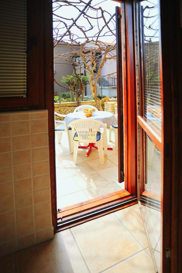 Apartmani Anita เมดูลิน ภายนอก รูปภาพ