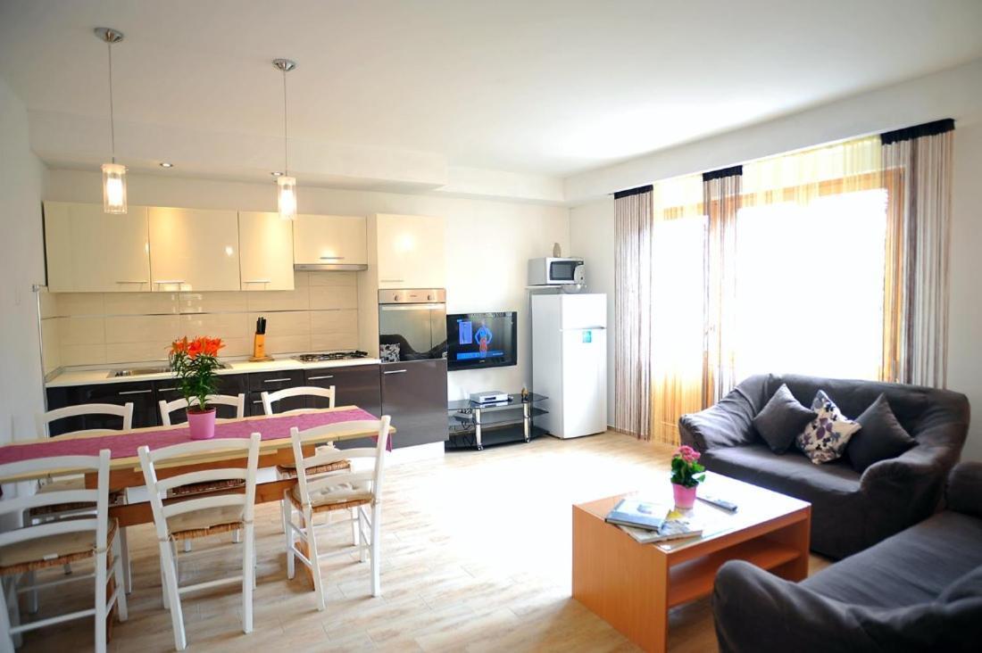 Apartmani Anita เมดูลิน ภายนอก รูปภาพ